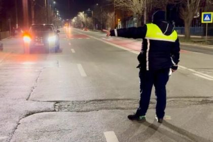 Razii ale politistilor olteni sute de amenzi si zeci de permise confiscate in weekend