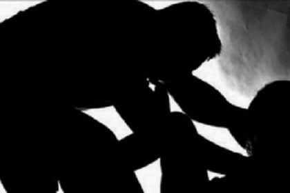 Interventie a poliiei barbat retinut dupa ce a intrat in locuinta unei femei incercand sa o violeze
