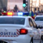 Sofer urmarit de politie in Gorj a intrat cu masina intr un gard dupa ce a refuzat sa se opreasca