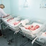 Tot mai putini copii si tot mai multe decese in Olt crestere a sporului natural negativ