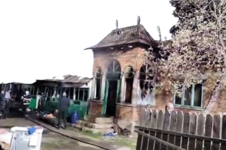 incendiu violent intr o localitate din olt patru camere si acoperisul distruse video