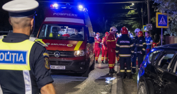 A acrosat un copil de 13 ani aflat pe trotuar cu masina si a fugit soferul nu detinea permis