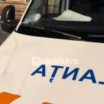 Ambulanta atacata cu bate topoare si pietre in Cluj Agresorii ar fi crezut ca autosanitara rapeste copii