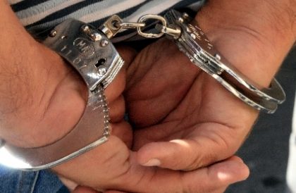 Arestat deoarece i a cerut politistului sa i achite amenda Procurorii l au acuzat de santaj