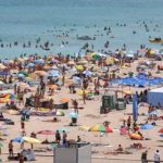 Avertisment pentru romanii care calatoresc la mare Bacteria agravata de canicula care poate cauza infectii grave