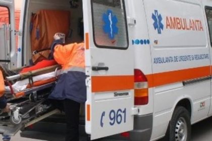 Copilul ranit in accidentul de pe DEx12 in Olt a fost transferat in stare foarte grava la Bucuresti iar parintii raman internati la Slatina
