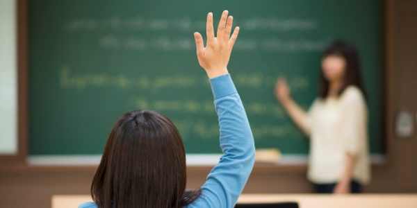 OFICIAL Profesorii vor primi prima de cariera didactica de 1500 de lei pana pe 31 august Sumele pot fi utilizate pana in 2027
