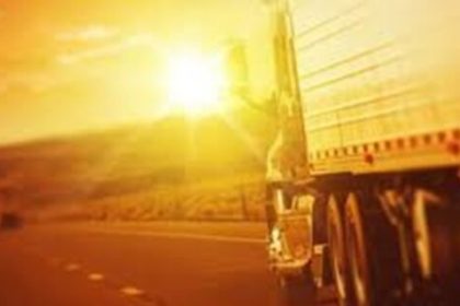 Restrictii de circulatie din cauza caniculei Interzisa circulatia camioanelor de peste 75 tone pe drumurile din mai multe judete