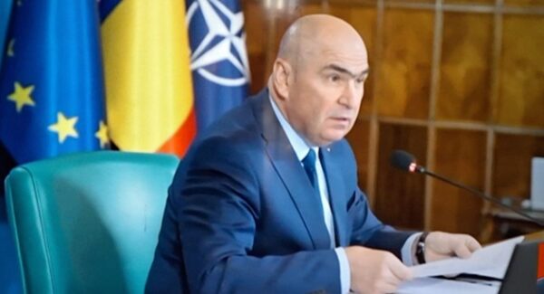 Scandalul reducerii burselor sociale pentru elevi in timpul vacantelor Ce declaratii face Bolojan despre proiectul controversat