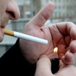 Unde este permis fumatul daca locuiesti la bloc Legea este foarte clara amenzile pot ajunge pana la 5000 de lei