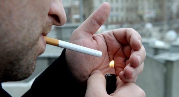 Unde este permis fumatul daca locuiesti la bloc Legea este foarte clara amenzile pot ajunge pana la 5000 de lei