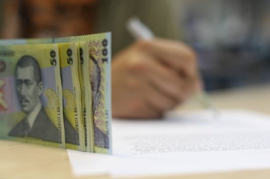Unde se duc de fapt banii romanilor din Pilonul III Statul incaseaza cea mai mare parte a economiilor pentru pensii