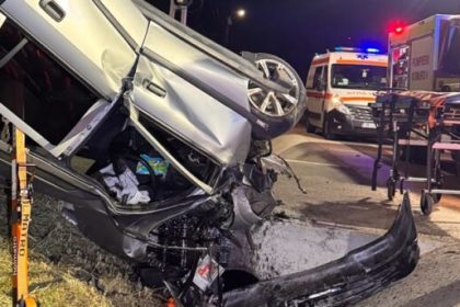 accident fatal in olt un sofer in varsta de 51 de ani a decedat dupa ce s a lovit cu masina de un cap de pod
