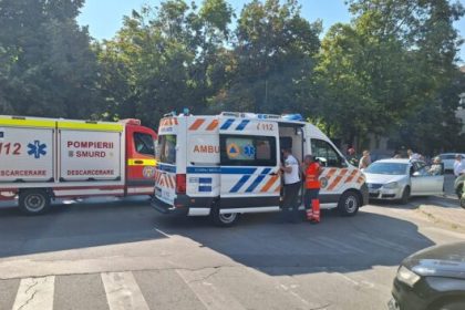 accident in slatina o femeie a fost internata la spital in urma coliziunii dintre doua masini foto video