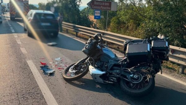accident serios pe DN68A o motocicleta a colizionat cu un autoturism doua persoane au fost transportate la spital