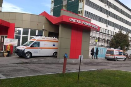 actualizare copilul din caracal ranit in accidentul de pe dex12 se afla in stare foarte grava medicii incearca transferul la bucuresti