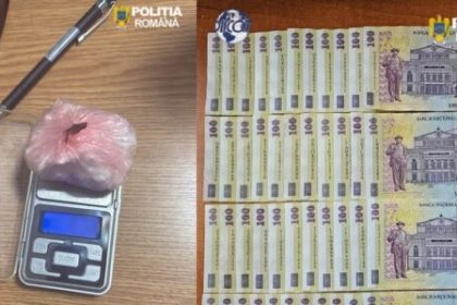 cocaina in valoare de aproape 13000 de lei vanduta in craiova doi barbati au fost retinuti preventiv