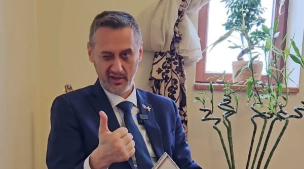 este mario de mezzo verificat de ANI pentru cele doua salarii obtinute simultan de la stat agencia refuza sa oferte un raspuns clar document