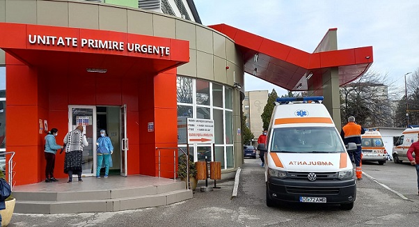 scandal violent la upu slatina o infirmiera a fost agresata de o pacienta sotul pacientei a fost arestat